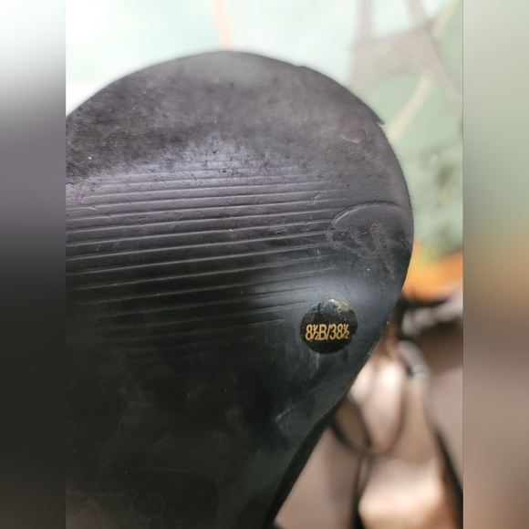 BCBG Paris suede heels - Picture 7 of 9